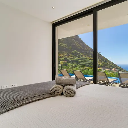 Rubydom By Madeira Calheta (Madeira)
